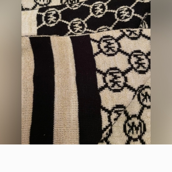 Michael Kors Scarf - Picture 3 of 4